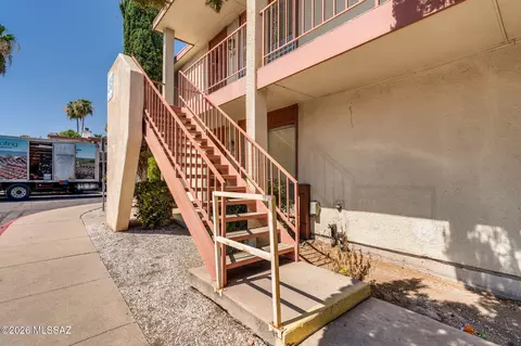 1600 N Wilmot Rd #290, Tucson, AZ 85712