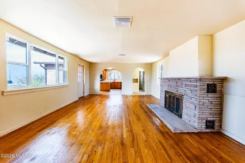 Living - 1807 E Kimzey Rd, Willcox, AZ 85643 photo 3 of 4
