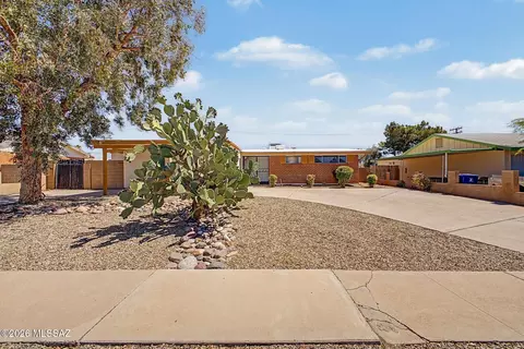 7416 E Beverly Dr, Tucson, AZ 85710