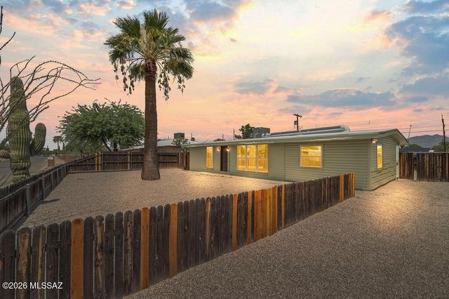 5733 E 30th St, Tucson, AZ 85711