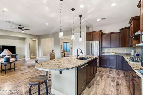 10823 E Fairacres Pl, Tucson, AZ 85749