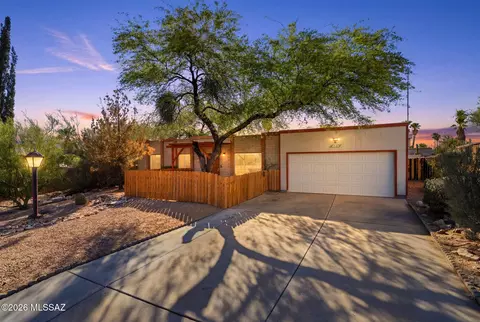 9221 N Macaw Pl, Tucson, AZ 85742
