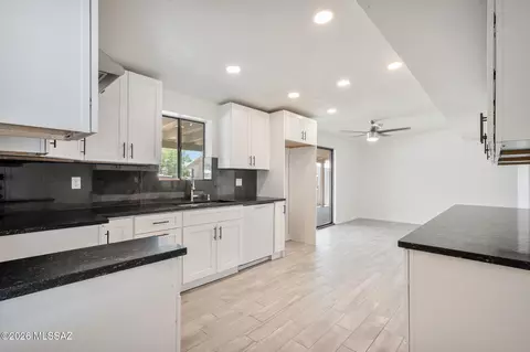Kitchen - 7331 E Brooks Dr, Tucson, AZ 85730 photo 1 of 2