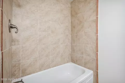Bath - 7331 E Brooks Dr, Tucson, AZ 85730 photo 2 of 3