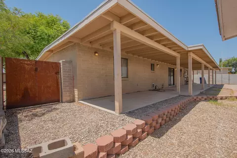 Exterior - 7331 E Brooks Dr, Tucson, AZ 85730 photo 2 of 4