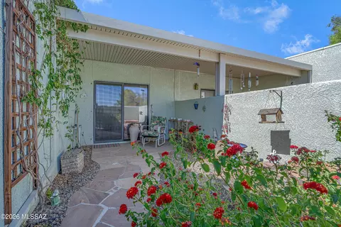 7808 N La Caada Dr, Tucson, AZ 85704