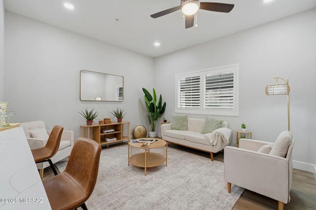2020 E River Rd #104, Tucson, AZ 85718