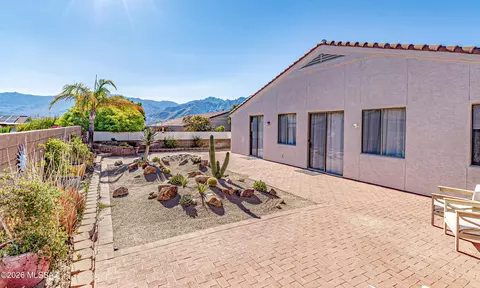 446 W Silvertip Rd, Tucson, AZ 85737
