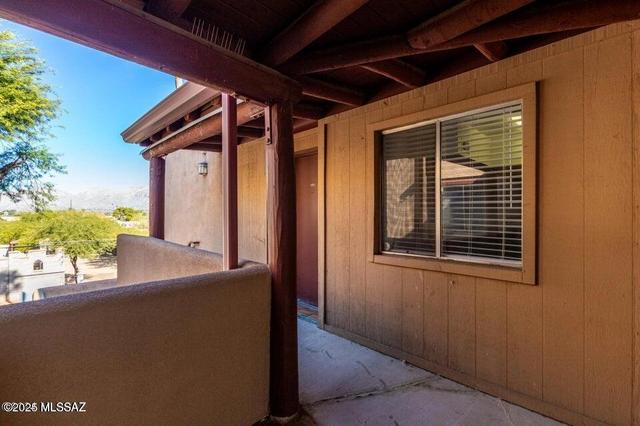 1810 E Blacklidge Dr #123, Tucson, AZ 85719