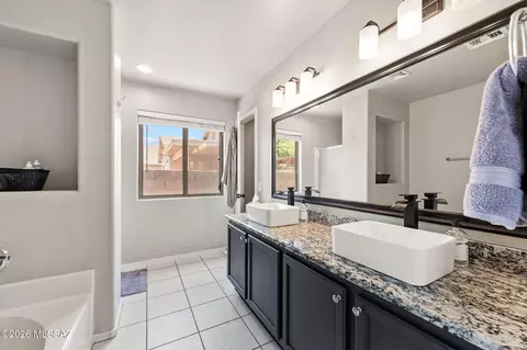Bath - 8790 E Mountain Spring Dr, Tucson, AZ 85747 photo 1 of 4
