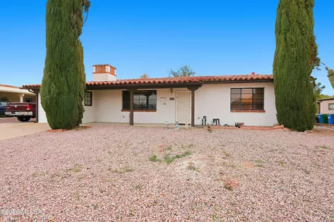 334 S Vista Del Rio, Green Valley, AZ 85614