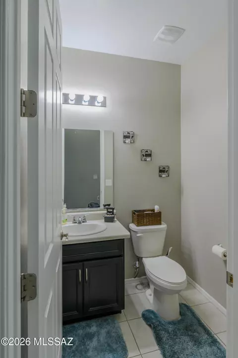 Bath - 12093 E Ryscott Cir, Vail, AZ 85641 photo 1 of 4