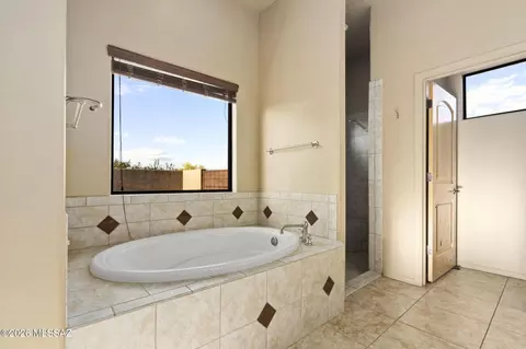 Bath - 14326 E Sands Ranch Rd, Vail, AZ 85641 photo 2 of 4