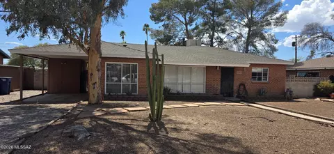 458 S Kenyon Dr, Tucson, AZ 85710