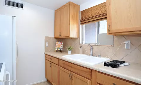 Kitchen - 3651 E 33rd St, Tucson, AZ 85713 photo 4 of 7