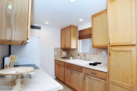 Kitchen - 3651 E 33rd St, Tucson, AZ 85713 photo 3 of 7