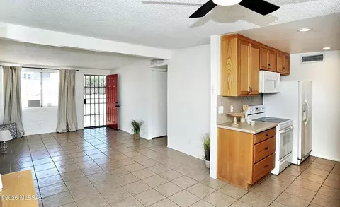 Kitchen - 3651 E 33rd St, Tucson, AZ 85713 photo 1 of 7