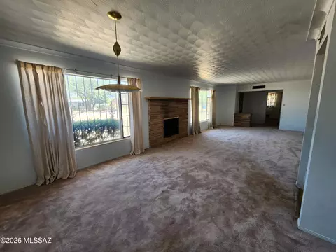 Living - 5952 Eli St, Tucson, AZ 85711 photo 3 of 3