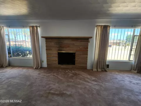 Living - 5952 Eli St, Tucson, AZ 85711 photo 1 of 3