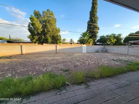 Exterior - 5952 Eli St, Tucson, AZ 85711 photo 3 of 3
