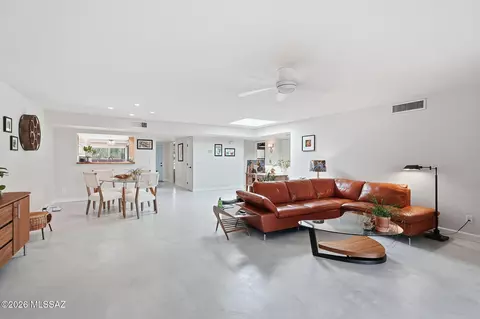 5454 N Arroyo Vista Dr, Tucson, AZ 85718