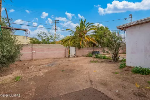 Exterior - 4833 E 23rd St, Tucson, AZ 85711 photo 3 of 5