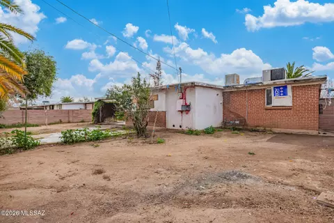 Exterior - 4833 E 23rd St, Tucson, AZ 85711 photo 2 of 5