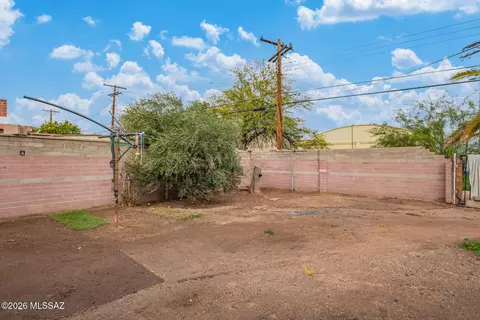 Exterior - 4833 E 23rd St, Tucson, AZ 85711 photo 4 of 5