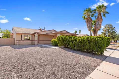 5960 S Birchwood Dr, Tucson, AZ 85746