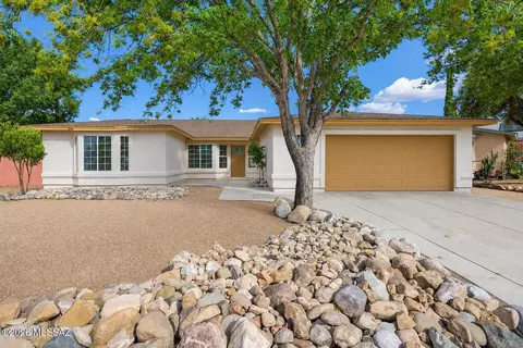 9810 E Stonehaven Way, Tucson, AZ 85747