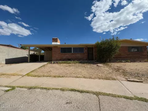 6928 E Timrod St, Tucson, AZ 85710