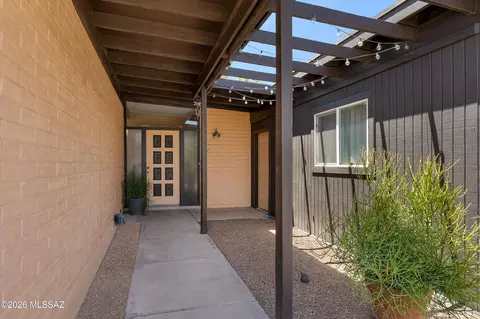 Exterior - 8740 E Dexter Dr, Tucson, AZ 85715 photo 2 of 6