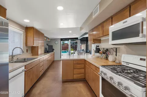 Kitchen - 8740 E Dexter Dr, Tucson, AZ 85715 photo 1 of 3