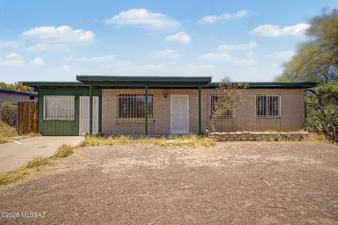 1427 E Silverlake Rd, Tucson, AZ 85713