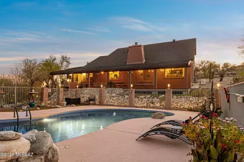 3902 N Calle Entrada, Tucson, AZ 85749