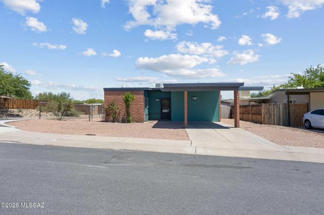 6978 N Asterion Ln, Tucson, AZ 85741