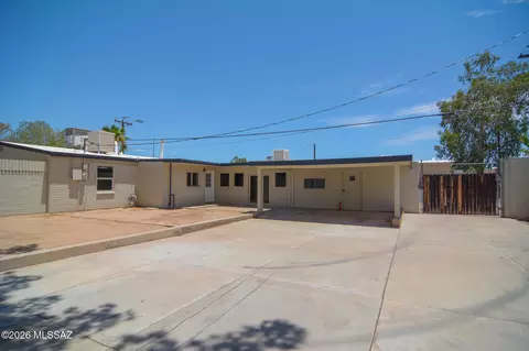 Exterior - 3372 E 29th St, Tucson, AZ 85713 photo 5 of 6