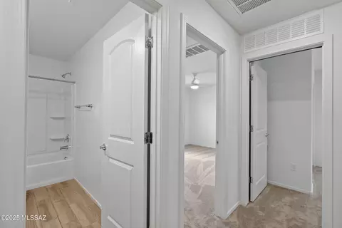 Entry Way - 1008 E Descent St, Tucson, AZ 85719 photo 4 of 9