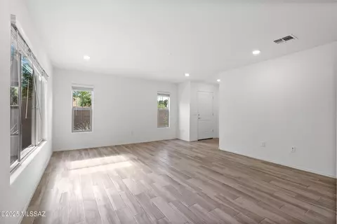 Living - 1008 E Descent St, Tucson, AZ 85719 photo 3 of 3