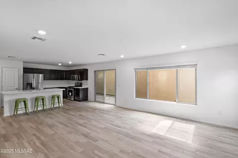 Living - 1008 E Descent St, Tucson, AZ 85719 photo 1 of 3