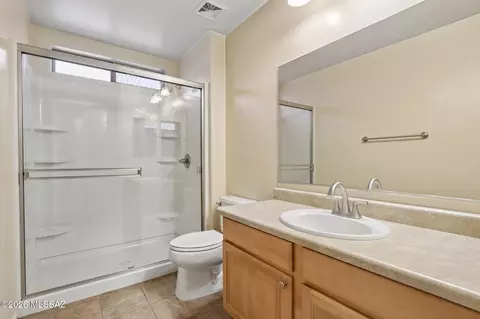 Bath - 12754 E Hannah Trl, Vail, AZ 85641 photo 1 of 4