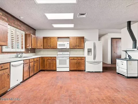 Kitchen - 9700 E Andrada Rd, Vail, AZ 85641 photo 1 of 2