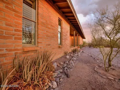 Exterior - 9700 E Andrada Rd, Vail, AZ 85641 photo 11 of 12