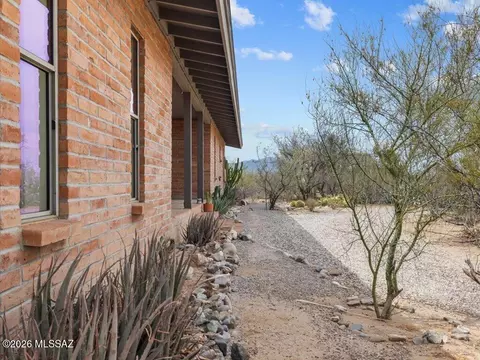 Exterior - 9700 E Andrada Rd, Vail, AZ 85641 photo 5 of 12