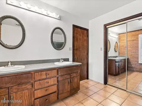Bath - 9700 E Andrada Rd, Vail, AZ 85641 photo 3 of 3