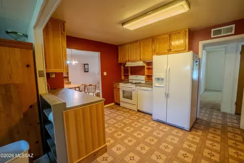 Kitchen - 432 N Cochise Ave, Willcox, AZ 85643 photo 2 of 2