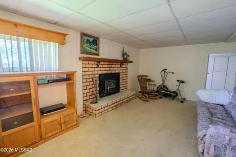Living - 432 N Cochise Ave, Willcox, AZ 85643 photo 2 of 2