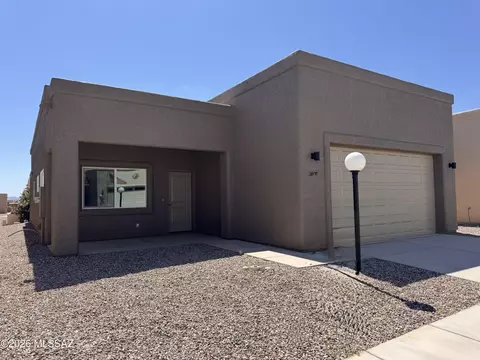 307 S Meadowood Ln, Sierra Vista, AZ 85635