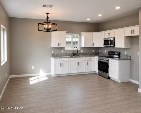 Kitchen - 1452 S Cherry Ave, Tucson, AZ 85713 photo 1 of 2