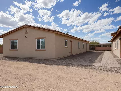 Exterior - 1452 S Cherry Ave, Tucson, AZ 85713 photo 2 of 2